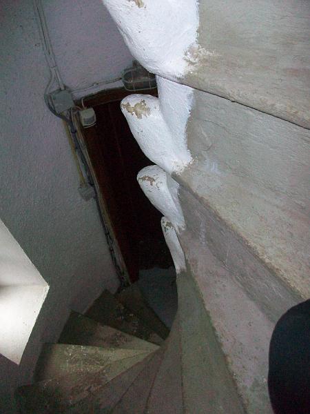 Bezoek aan de toren Eben-Ezer gelegen in Eben-Emael, die uitkijkt op de vallei van de Geer, gebouwd in de jaren 60, temidden van een ombebouwd gebied door Robert Garced (16).JPG